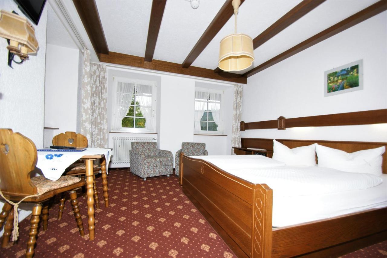 Zur Traube Schwarzwaldhotel & Restaurant Am Titisee Санкт-Мерген Экстерьер фото